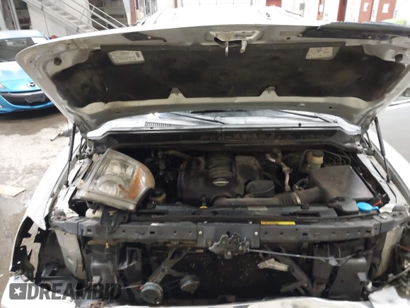 2004 Nissan Titan LE with VIN 1N6AA07B44N512889, listed as a IAAI auction lot 41569019 with 154,655 mi miles. Bid and sale history available at carsss.com. Image 10.