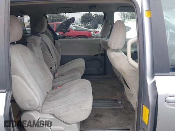 2011 Toyota Sienna LE AAS with VIN 5TDKK3DC0BS119675, listed as a IAAI auction lot 41809573 with 289,496 mi miles. Bid and sale history available at carsss.com. Image 8.