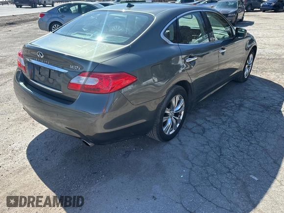 2013 Infiniti M with VIN JN1BY1AR0DM600071, listed as a Copart auction lot 51020965 with 225,322 mi miles and Clean title. Bid and sale history available at DreamBid. Image 4.
