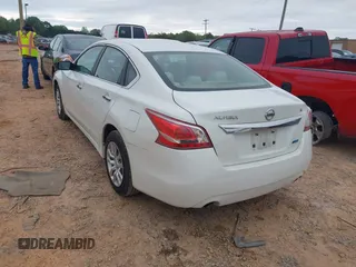 2013 Nissan Altima SV with VIN 1N4AL3AP8DN554166, listed as a IAAI auction lot 42008563 with 149,809 mi miles and . Bid and sale history available at carsss.com. Image 3.