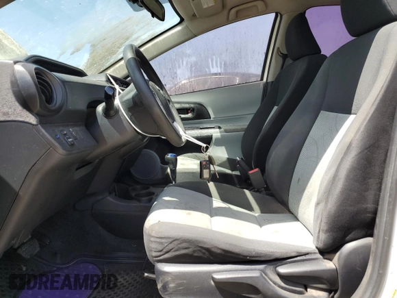 2014 Toyota Prius One with VIN JTDKDTB32E1082370, listed as a Copart auction lot 57522765 with 261,566 mi miles and Clean Title. Bid and sale history available at DreamBid. Image 7.