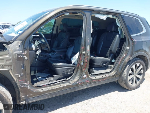 2020 Kia Telluride S z VIN 5XYP64HC2LG054918, wystawiony jako IAAI lot #42249176 z przebiegiem 107 743 mil mil oraz . Historia ofert i sprzedaży dostępna na DreamBid. Obrazek 6.