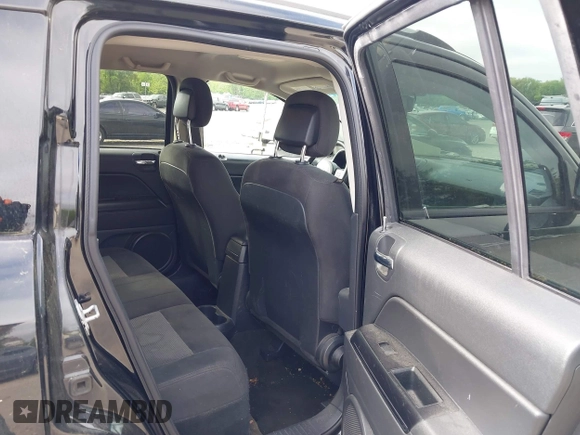 2016 Jeep Compass Sport with VIN 1C4NJDBB7GD757344, listed as a IAAI auction lot 42184933 with 199,430 mi miles and . Bid and sale history available at carsss.com. Image 7.