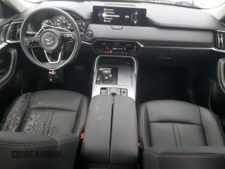 2025 Mazda CX-70 Preferred z VIN JM3KJBHD5S1116971, wystawiony jako Copart lot #84182804 z przebiegiem 3181 mil mil oraz Tytuł czysty. Historia ofert i sprzedaży dostępna na DreamBid. Obrazek 8.