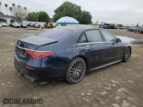 2022 Mercedes-Benz S 500 z VIN W1K6G6DB5NA110800, wystawiony jako Copart lot #48789035 z przebiegiem Nie podano mil oraz Szkoda całkowita • Salvage title. Historia ofert i sprzedaży dostępna na DreamBid. Obrazek 3.