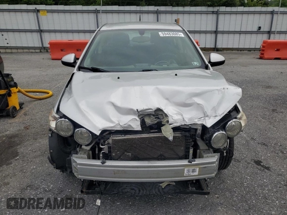 2014 Chevrolet Sonic LT z VIN 1G1JC5SH1E4243983, wystawiony jako Copart lot #59483085 z przebiegiem 106 345 mil mil oraz Szkoda całkowita • Salvage title. Historia ofert i sprzedaży dostępna na DreamBid. Obrazek 5.