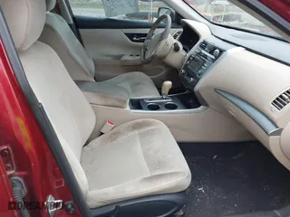 2015 Nissan Altima 2.5 S with VIN 1N4AL3AP2FC216406, listed as a IAAI auction lot 41098331 with 162,239 mi miles. Bid and sale history available at carsss.com. Image 5.