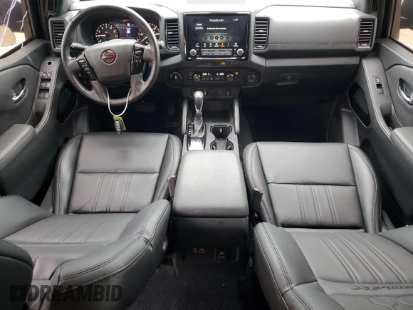 2022 Nissan Frontier Pro-4X z VIN 1N6ED1EKXNN602213, wystawiony jako Copart lot #56967775 z przebiegiem 32 937 mil mil oraz Szkoda całkowita • Salvage title. Historia ofert i sprzedaży dostępna na DreamBid. Obrazek 8.