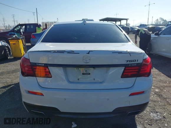 2014 BMW 7 Series 750i с VIN WBAYA8C58ED228444, выставлен на аукционе IAAI как лот 41665037 с пробегом 165 663 миль миль и . История ставок и продаж доступна на DreamBid. Изображение 16.