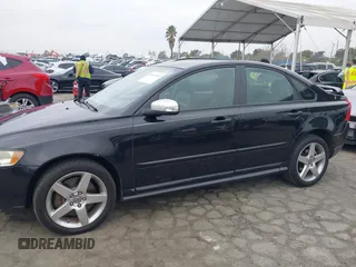 2010 Volvo S40 R-Design with VIN YV1672MH4A2488208, listed as a IAAI auction lot 41462415 with 125,665 mi miles. Bid and sale history available at carsss.com. Image 14.
