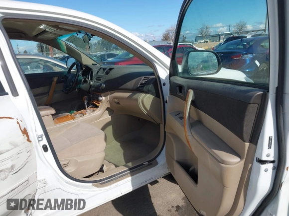 2010 Toyota Highlander Hybrid with VIN JTEBW3EH3A2043210, listed as a IAAI auction lot 41721744 with 243,246 mi miles. Bid and sale history available at carsss.com. Image 5.