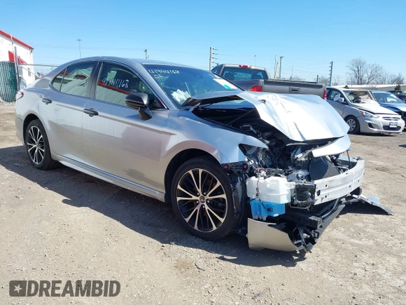 2018 Toyota Camry LE with VIN JTNB11HK5J3024114, listed as a IAAI auction lot 41922818 with 96,348 mi miles. Bid and sale history available at carsss.com. Image 1.