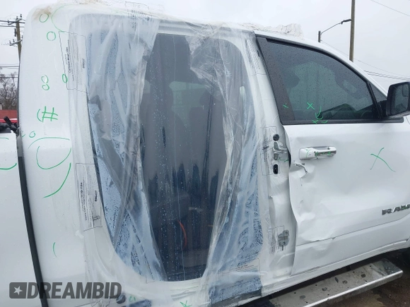 2019 Ram 1500 Big Horn z VIN 1C6SRFFT9KN644984, wystawiony jako IAAI lot #41849314 z przebiegiem 144 812 mil mil oraz . Historia ofert i sprzedaży dostępna na DreamBid. Obrazek 19.