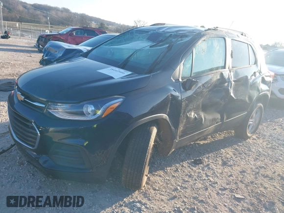 2021 Chevrolet Trax LT with VIN KL7CJPSB2MB321465, listed as a IAAI auction lot 38442466 with 1 mi miles. Bid and sale history available at carsss.com. Image 2.