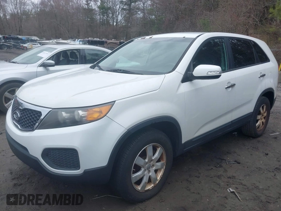 2012 Kia Sorento LX with VIN 5XYKT3A17CG215317, listed as a IAAI auction lot 42024912 with 221,149 mi miles. Bid and sale history available at carsss.com. Image 2.