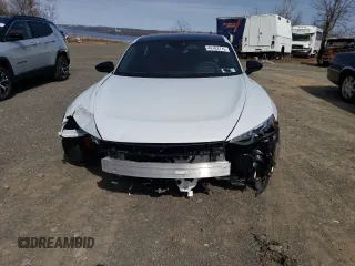 2024 Audi RS e-tron GT z VIN WAUBHBFW7R7901666, wystawiony jako Copart lot #49103775 z przebiegiem 7651 mil mil oraz Szkody całkowita. Historia ofert i sprzedaży dostępna na DreamBid. Obrazek 5.