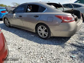 2013 Nissan Altima 3.5 SV with VIN 1N4BL3AP5DC173665, listed as a Copart auction lot 49050135 with 0 mi miles and Non Repairable. Bid and sale history available at carsss.com. Image 2.