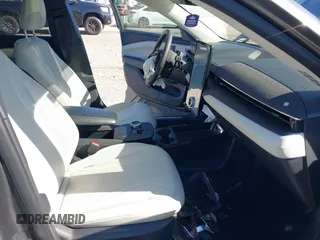 2023 Ford Mustang Mach-E Premium с VIN 3FMTK3RM2PMA18002, выставлен на аукционе IAAI как лот 42568946 с пробегом 26 495 миль миль и . История ставок и продаж доступна на DreamBid. Изображение 5.
