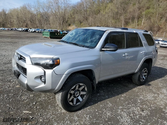 2023 Toyota 4Runner TRD Off Road with VIN JTEPU5JR8P6124744, listed as a Copart auction lot 54275665 with 39,868 mi miles and Salvage Title. Bid and sale history available at carsss.com. Image 1.