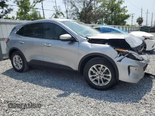 2021 Ford Escape SE z VIN 1FMCU0G64MUA91313, wystawiony jako Copart lot #56318425 z przebiegiem Nie podano mil oraz Szkoda całkowita • Salvage title. Historia ofert i sprzedaży dostępna na DreamBid. Obrazek 4.