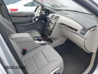 2011 Mercedes-Benz R with VIN 4JGCB6FE7BA118312, listed as a IAAI auction lot 41445696 with 228,925 mi miles. Bid and sale history available at carsss.com. Image 5.