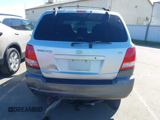 2004 Kia Sorento LX z VIN KNDJD733X45297844, wystawiony jako IAAI lot #41510715 z przebiegiem 222 676 mil mil oraz . Historia ofert i sprzedaży dostępna na DreamBid. Obrazek 16.