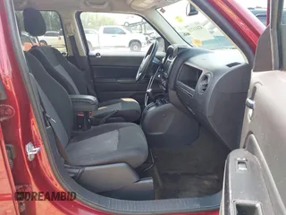 2016 Jeep Patriot Latitude with VIN 1C4NJPFB6GD603624, listed as a IAAI auction lot 42411731 with 187,485 mi miles and . Bid and sale history available at DreamBid. Image 5.