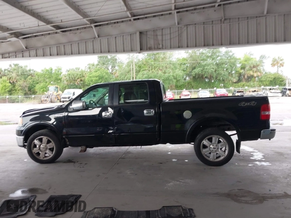 2008 Ford F-150 XLT с VIN 1FTPW14V28FB87601, выставлен на аукционе IAAI как лот 42211440 с пробегом 220 033 миль миль и . История ставок и продаж доступна на DreamBid. Изображение 15.
