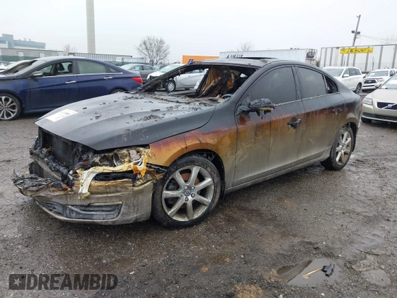 2016 Volvo S60 T5 Drive-E Premier with VIN YV126MFK1G1400350, listed as a IAAI auction lot 41856125 with 1 mi miles. Bid and sale history available at carsss.com. Image 2.