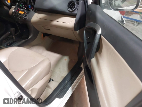 2011 Toyota RAV4 Ltd with VIN 2T3DK4DV3BW045652, listed as a IAAI auction lot 41399253 with 221,225 mi miles. Bid and sale history available at carsss.com. Image 5.
