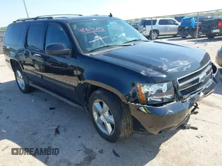 2013 Chevrolet Suburban LT with VIN 1GNSCJE0XDR255326, listed as a IAAI auction lot 41969643 with 176,494 mi miles. Bid and sale history available at carsss.com. Image 1.