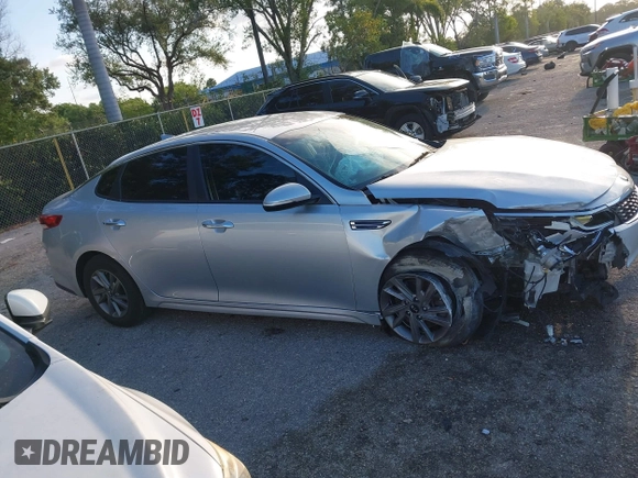 2020 Kia Optima SE z VIN 5XXGT4L33LG438808, wystawiony jako IAAI lot #41901977 z przebiegiem 111 126 mil mil oraz . Historia ofert i sprzedaży dostępna na DreamBid. Obrazek 12.