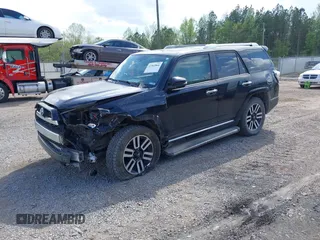2018 Toyota 4Runner SR5 z VIN JTEBU5JR9J5567945, wystawiony jako IAAI lot #41965866 z przebiegiem 67 821 mil mil oraz . Historia ofert i sprzedaży dostępna na DreamBid. Obrazek 2.
