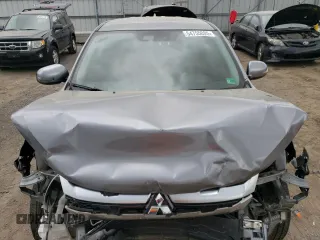 2021 Mitsubishi Outlander ES z VIN JA4ARUAU8MU023828, wystawiony jako Copart lot #54755025 z przebiegiem 91 864 mil mil oraz Szkoda całkowita • Salvage title. Historia ofert i sprzedaży dostępna na DreamBid. Obrazek 12.