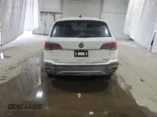 2023 Volkswagen Taos SE z VIN 3VVYX7B24PM332649, wystawiony jako Copart lot #42187795 z przebiegiem Nie podano mil oraz Czysty tytuł • Clean title. Historia ofert i sprzedaży dostępna na DreamBid. Obrazek 6.