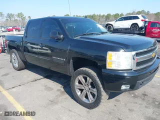 2009 Chevrolet Silverado 1500 LTZ with VIN 3GCEK33389G167139, listed as a IAAI auction lot 41490632 with 221,604 mi miles. Bid and sale history available at carsss.com. Image 1.