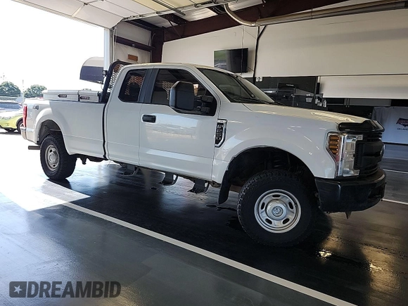 2018 Ford F-250 XL z VIN 1FT7X2B64JEB43318, wystawiony jako IAAI lot #42879295 z przebiegiem 215 145 mil mil oraz . Historia ofert i sprzedaży dostępna na DreamBid. Obrazek 18.