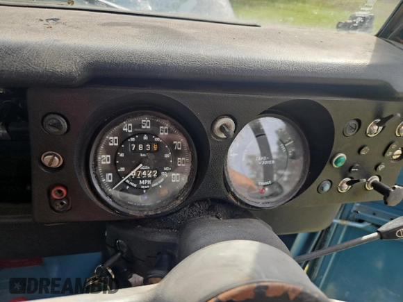 1976 Land Rover Defender с VIN 90123300A, выставлен на аукционе Copart как лот 81744514 с пробегом Не указан миль и Чистый • Clean title. История ставок и продаж доступна на DreamBid. Изображение 8.