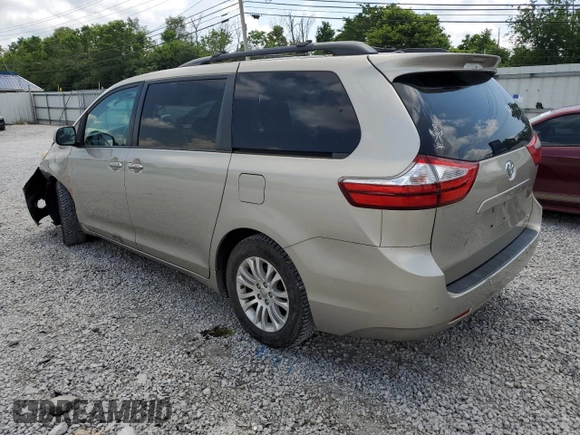 2017 Toyota Sienna XLE Auto Access Seat z VIN 5TDYZ3DC3HS864516, wystawiony jako Copart lot #61470965 z przebiegiem 110 596 mil mil oraz Szkoda całkowita • Salvage title. Historia ofert i sprzedaży dostępna na DreamBid. Obrazek 2.