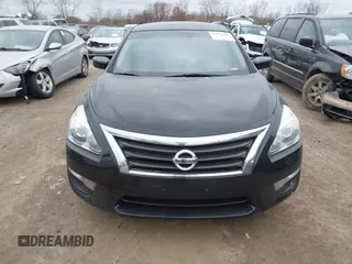 2014 Nissan Altima SV with VIN 1N4AL3AP8EN385266, listed as a IAAI auction lot 42050393 with 83,664 mi miles and . Bid and sale history available at carsss.com. Image 12.