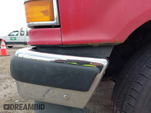 1992 Ford Ranger z VIN 1FTCR14A5NPA47986, wystawiony jako IAAI lot #41925501 z przebiegiem 34 054 mil mil oraz . Historia ofert i sprzedaży dostępna na DreamBid. Obrazek 6.