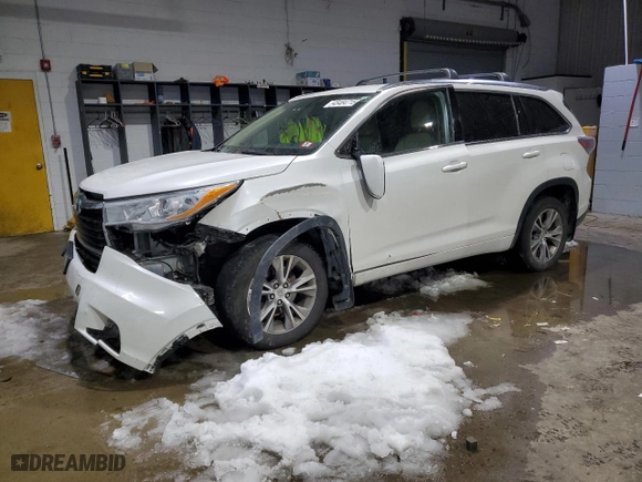 2014 Toyota Highlander XLE with VIN 5TDJKRFHXES031731, listed as a Copart auction lot 45464715 with 140,699 mi miles and Salvage Title. Bid and sale history available at carsss.com. Image 1.