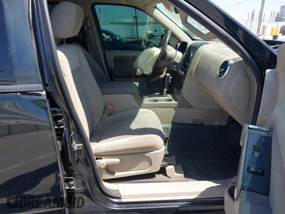 2007 Ford Explorer Sport Trac XLT z VIN 1FMEU31K17UA01300, wystawiony jako IAAI lot #42321378 z przebiegiem 221 813 mil mil oraz . Historia ofert i sprzedaży dostępna na DreamBid. Obrazek 5.