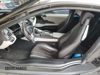 2015 BMW i8 z VIN WBY2Z2C54FV392511, wystawiony jako Copart lot #53033563 z przebiegiem 51 024 mil mil oraz . Historia ofert i sprzedaży dostępna na DreamBid. Obrazek 7.