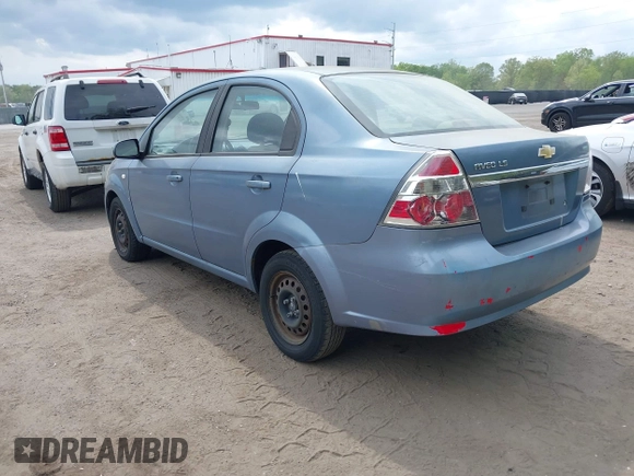 2007 Chevrolet Aveo LS z VIN KL1TD56657B179393, wystawiony jako IAAI lot #42135698 z przebiegiem 127 126 mil mil oraz . Historia ofert i sprzedaży dostępna na DreamBid. Obrazek 3.
