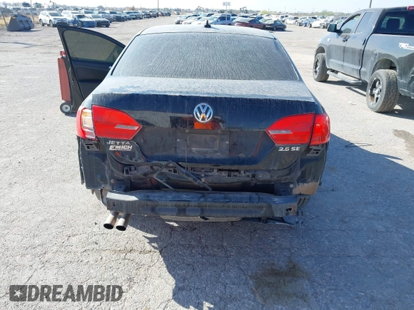 2012 Volkswagen Jetta Sedan SE w/Convenience with VIN 3VWDX7AJ3CM394041, listed as a IAAI auction lot 41905471 with 153,837 mi miles. Bid and sale history available at carsss.com. Image 5.