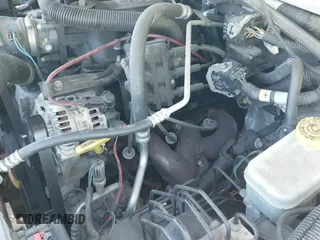 2007 Jeep Wrangler Unlimited Sahara z VIN 1J4GA591X7L101991, wystawiony jako IAAI lot #43233527 z przebiegiem 156 024 mil mil oraz . Historia ofert i sprzedaży dostępna na DreamBid. Obrazek 19.