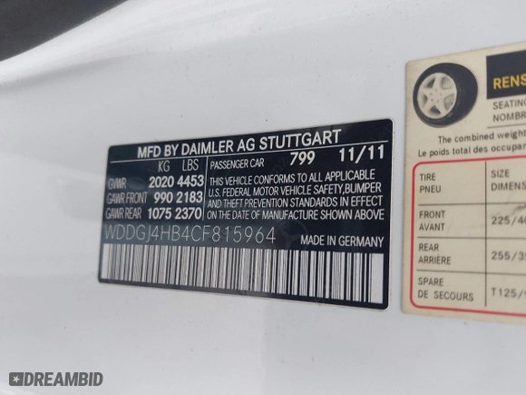 2012 Mercedes-Benz C-Class C 250 with VIN WDDGJ4HB4CF815964, listed as a IAAI auction lot 41593536 with 131,218 mi miles. Bid and sale history available at carsss.com. Image 9.