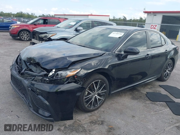 2021 Toyota Camry SE Nightshade with VIN 4T1G11AK2MU471174, listed as a IAAI auction lot 41740546 with 77,037 mi miles. Bid and sale history available at carsss.com. Image 17.