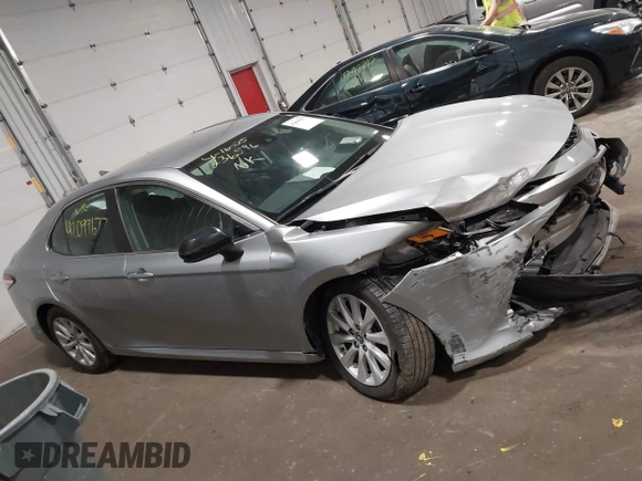 2019 Toyota Camry LE z VIN 4T1B11HK5KU814007, wystawiony jako IAAI lot #42099677 z przebiegiem 91 779 mil mil oraz . Historia ofert i sprzedaży dostępna na DreamBid. Obrazek 13.